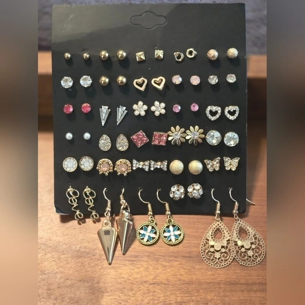 NWOT, CASSIECA, 30 Assorted Stud and Dangle Earrings, Very cute and Stylish!!